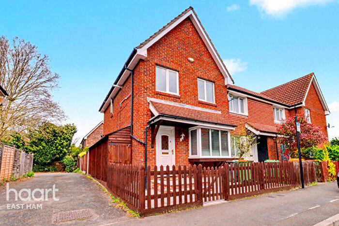 3 Bedroom Semi Detached House For Sale In Kirkham Road, London, E6