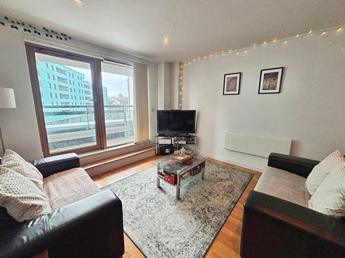 2 Bedroom Flat To Rent In Gateway South, Marsh Lane, Leeds, LS9