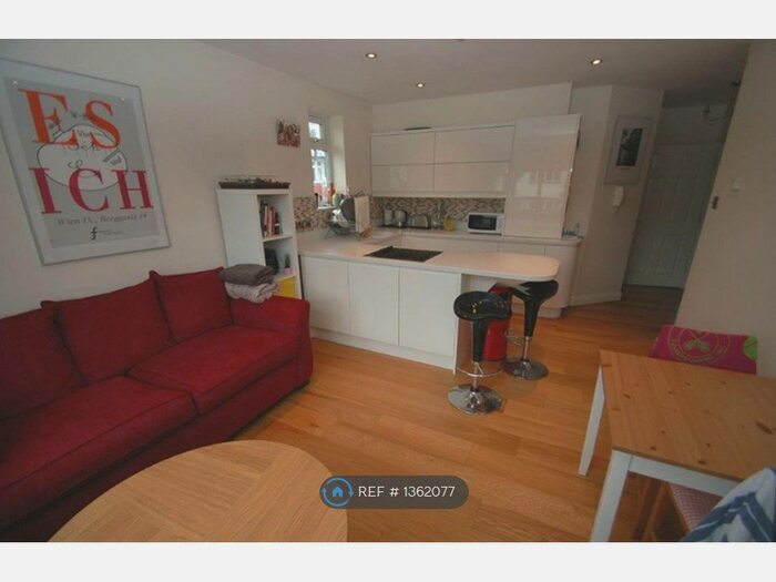 1 Bedroom Flat To Rent In Flora Grove, St Albans, AL1