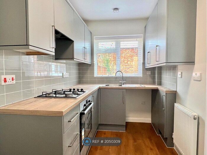 2 Bedroom Terraced House To Rent In Buckland Road, Poole, BH12