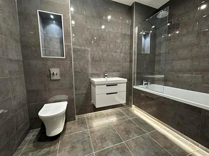 2 Bedroom Flat For Sale In Cherry View, Beech Road, Hadleigh, SS7