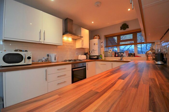 2 Bedroom Flat To Rent In Arbour View, Amersham, HP7