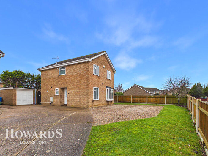 4 Bedroom Detached House For Sale In Brook Close, Carlton Colville, NR33