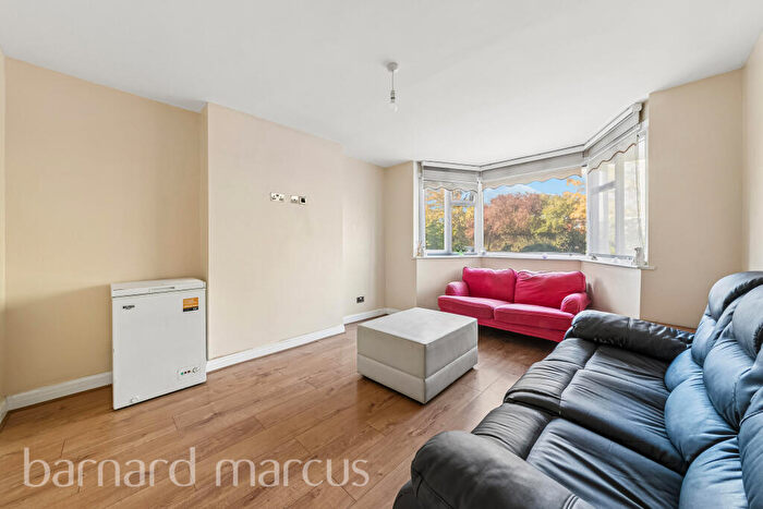 4 Bedroom Semi-Detached House To Rent In Wide Way, Mitcham, CR4