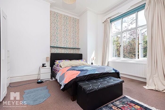2 Bedroom Flat For Sale In Cavendish Road, Bournemouth, BH1