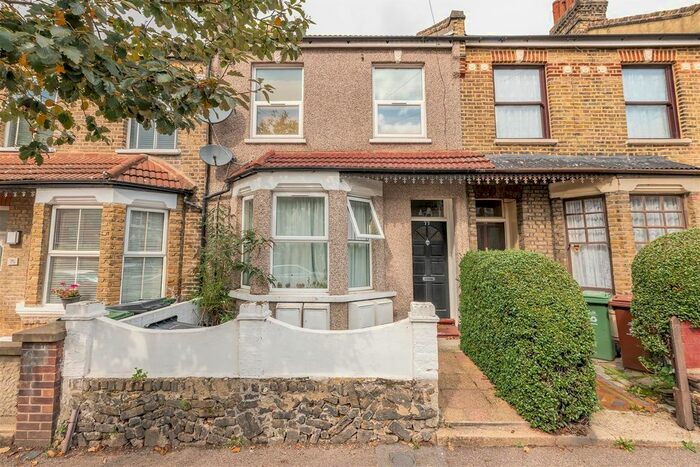 Studio To Rent In Somers Road, London, E17