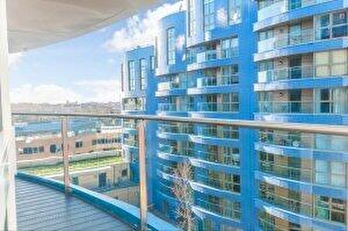 1 Bedroom Flat To Rent In Queensland Road, Islington, London, N7