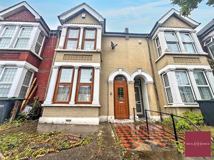 3 Bedroom Terraced House To Rent In Old Road West, Gravesend, DA11