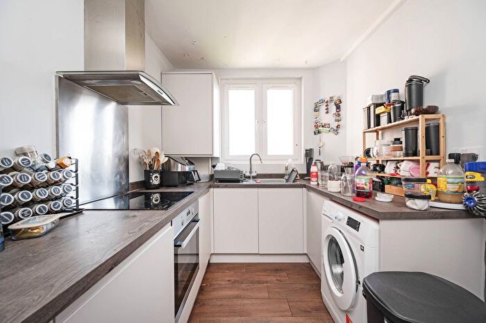 1 Bedroom Flat For Sale In Banister House, Homerton, London, E9