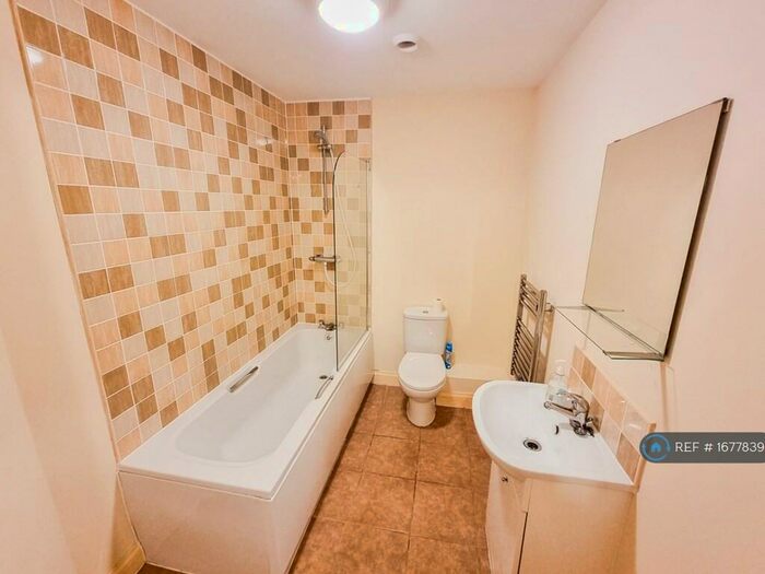 2 Bedroom Flat To Rent In Melbourne Street, Stalybridge, SK15