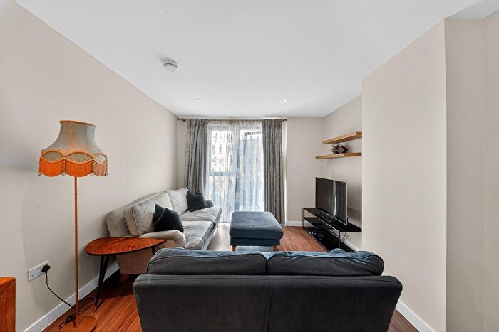 2 Bedroom Apartment To Rent In Grace Allen Court, London, E2