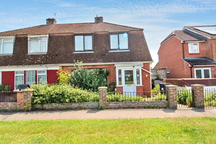 3 Bedroom Semi-Detached House For Sale In Orange Close, Highworth, Swindon, SN6