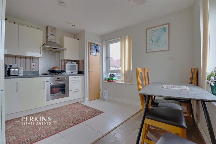 2 Bedroom Flat For Sale In Greenford, UB6