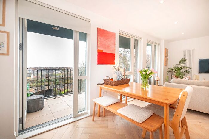 1 Bedroom Flat For Sale In - Ravensbury Terrace, London, SW18