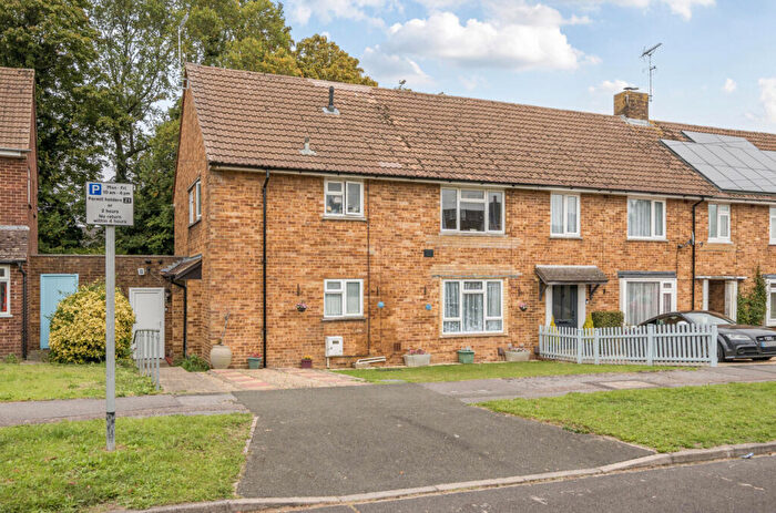 2 Bedroom Maisonette For Sale In Rowlings Road, Winchester, Hampshire, SO22