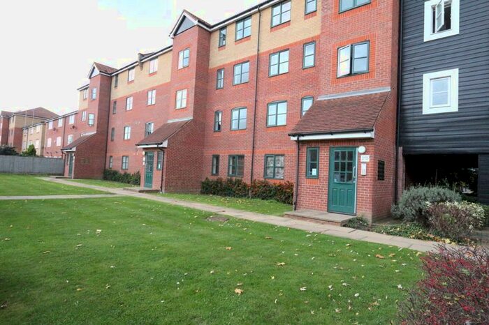 1 Bedroom Flat To Rent In Colgate Place, Enfield EN3
