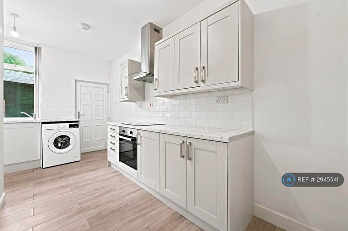 2 Bedroom Terraced House To Rent In Bury Road, Rochdale, OL11