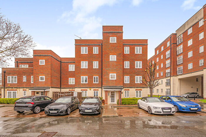 2 Bedroom Flat For Sale In Dukes Court, East Dulwich, SE22