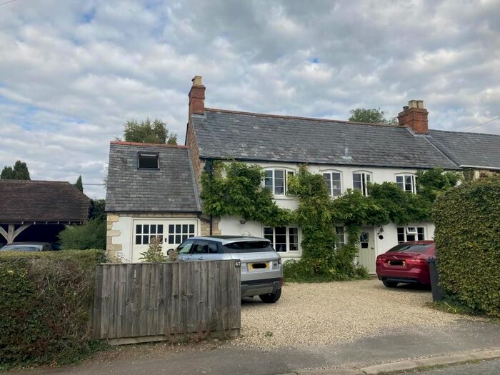 4 Bedroom Cottage To Rent In Rack End, Standlake, OX29