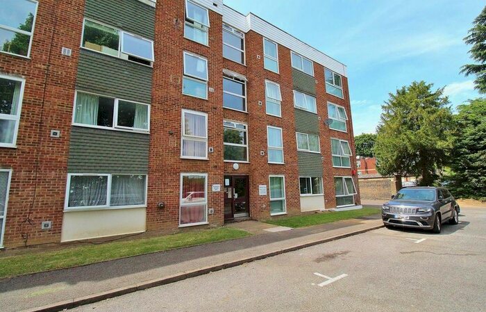 2 Bedroom Flat To Rent In Deborah Close, Osterley, Isleworth, TW7