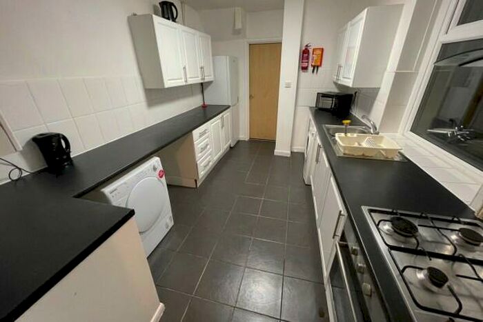 4 Bedroom Terraced House To Rent In Mundy Place Cardiff, CF24