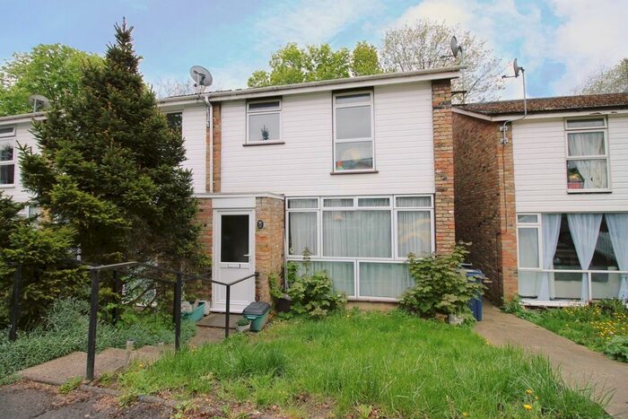3 Bedroom End Of Terrace House To Rent In Maybrook Gardens, High Wycombe, HP13