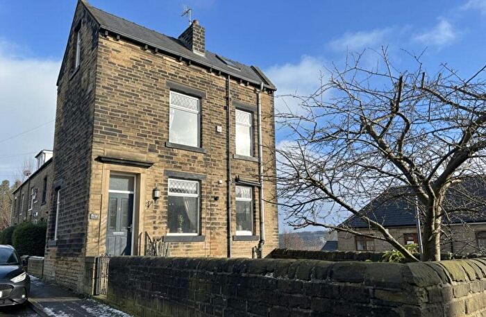 3 Bedroom End Of Terrace House For Sale In Upper Washer Lane, Halifax, HX2