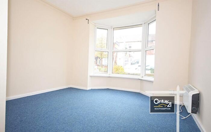 1 Bedroom Flat To Rent In |Ref: |, Radcliffe Road, Southampton, SO14