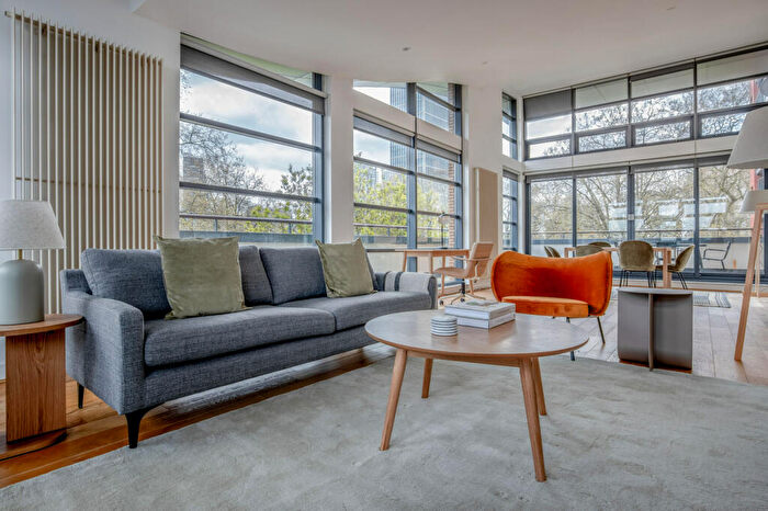 3 Bedroom Apartment To Rent In City Road, London, , Uk, EC1Y