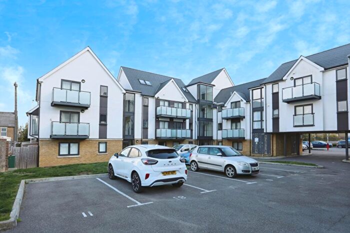 1 Bedroom Flat For Sale In London Road, Sittingbourne, Kent, ME10