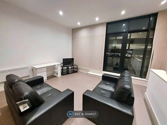 2 Bedroom Flat To Rent In The Axis, Nottingham, NG1