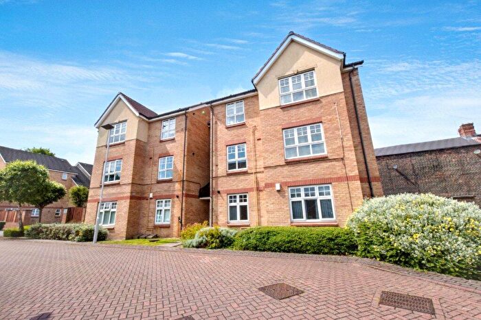 2 Bedroom Apartment For Sale In Tavistock Close, Leeds, West Yorkshire, LS12