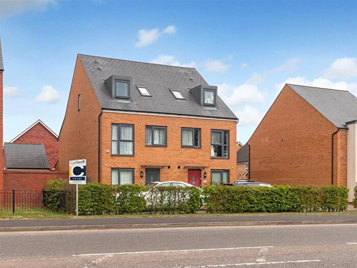 5 Bedroom Semi Detached House For Sale In Mauretania Way, Brooklands, Milton Keynes, MK10