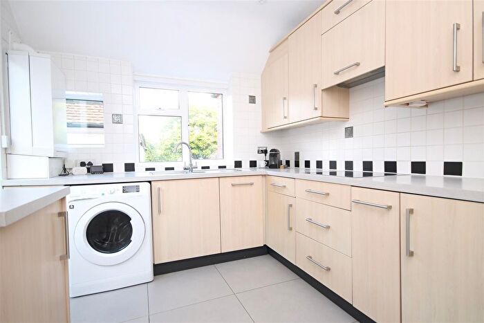 3 Bedroom Detached House To Rent In Lower Road, Great Bookham, KT23