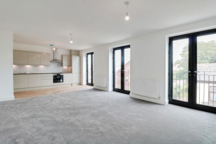 2 Bedroom Apartment To Rent In Spa Road, Hockley, SS5