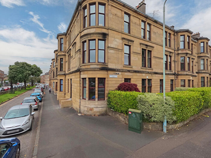 4 Bedroom Flat For Sale In Glasgow Road, Paisley, PA1