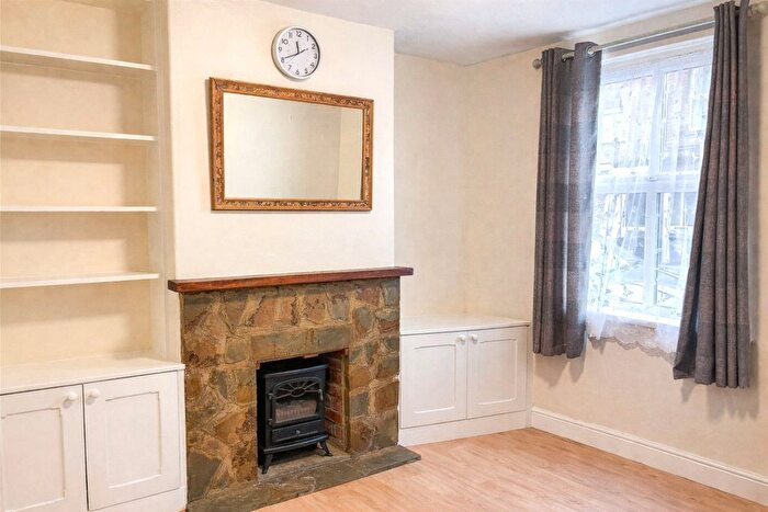 2 Bedroom Terraced House To Rent In Old Grimsbury Road, Banbury, Oxfordshire, OX16