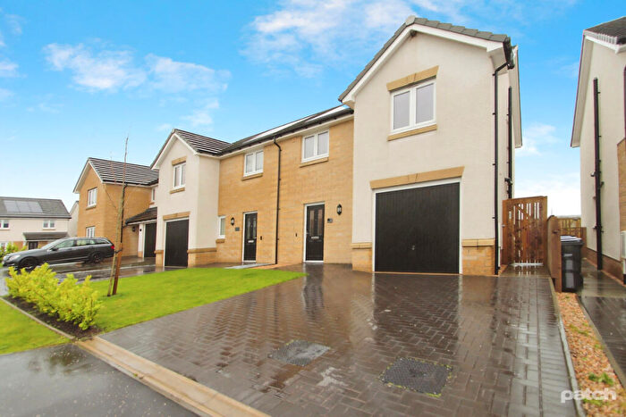 3 Bedroom Semi-Detached House For Sale In Outerwood View, Kilwinning, KA13
