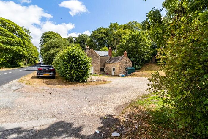 4 Bedroom Detached House To Rent In Tetbury Road, Cirencester, Gloucestershire, GL7