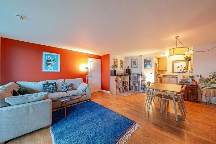2 Bedroom Flat For Sale In Palmers Road, London, E2