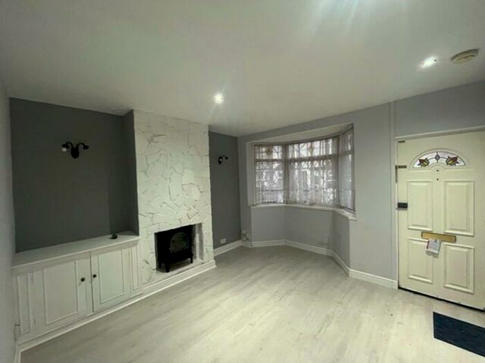 3 Bedroom House To Rent In Hamilton Road, Gillingham, ME7