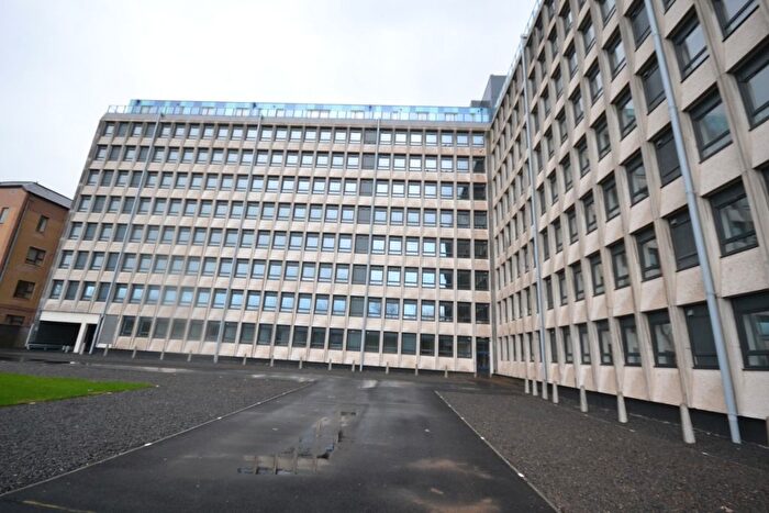 1 Bedroom Flat To Rent In Elfin Square, Gorgie, Edinburgh, EH11