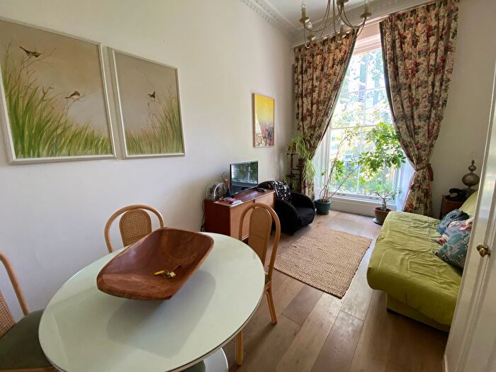 2 Bedroom Flat To Rent In Craven Hill Gardens, London, W2