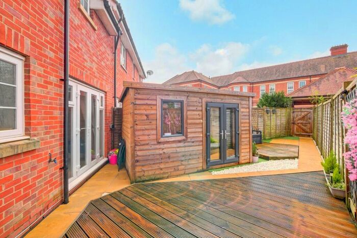 3 Bedroom Terraced House For Sale In Luscombe Avenue, Hellingly, BN27