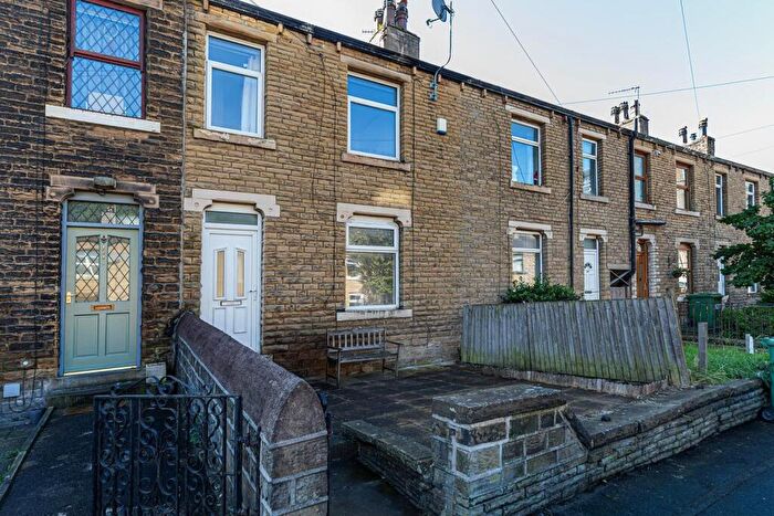 2 Bedroom Terraced House To Rent In Armitage Road, Milnsbridge, Huddersfield, HD3