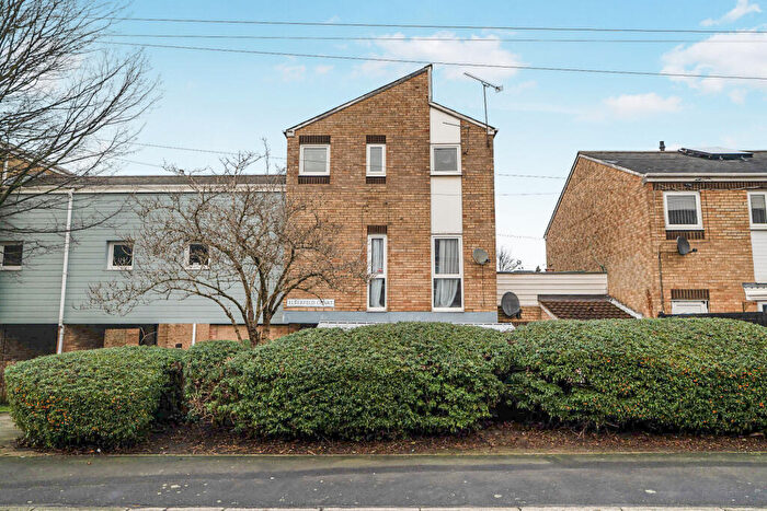 3 Bedroom Maisonette For Sale In Elberfeld Court, Jarrow, NE32