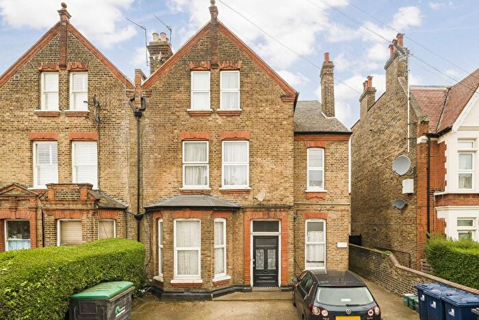 2 Bedroom Flat For Sale In Cumberland Road, Acton, W3