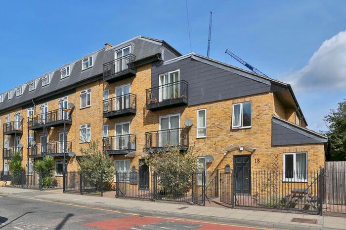 2 Bedroom Flat To Rent In Selby Street, London, E1