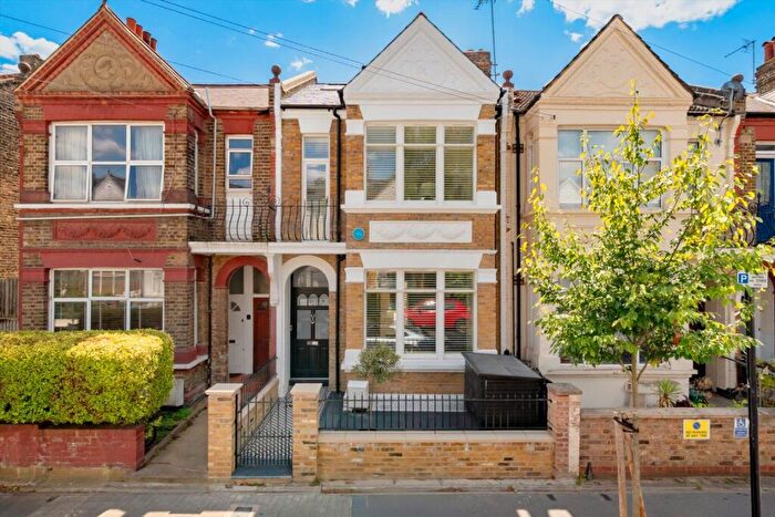 4 Bedroom Terraced House To Rent In Clifford Gardens, Kensal Rise, NW10