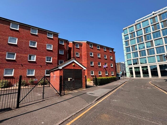 Studio To Rent In Block C Red Brick House, Lea Road, Luton, Bedfordshire, LU1